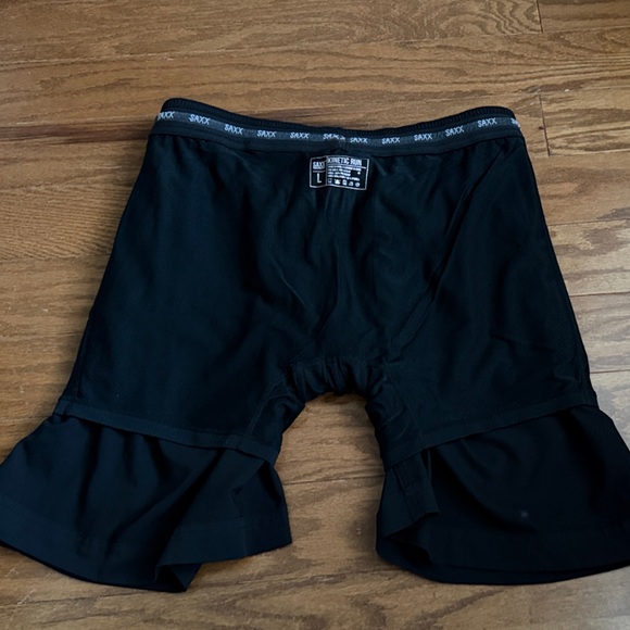 Saxx Men’s Athletic Kinetic Run Black Shorts - Picture 4 of 5